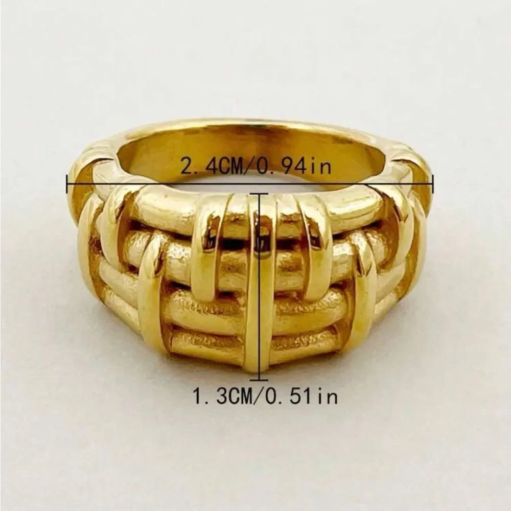 Textured metal ring   - Picture 2 of 5